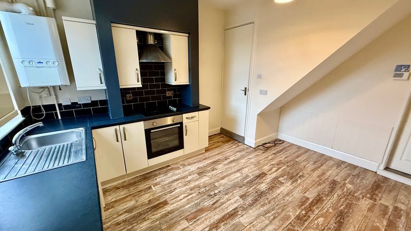 Property photo 2 of 7 Photo 6