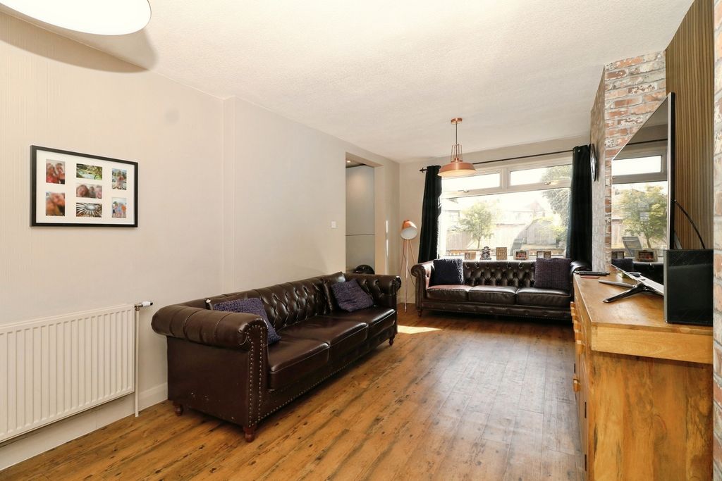 Property photo 2 of 17 Photo