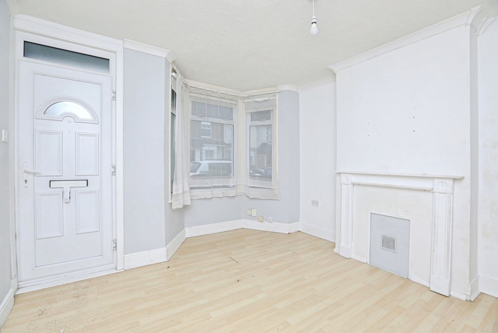 Property photo 2 of 19 Pbox-Img.Jpg