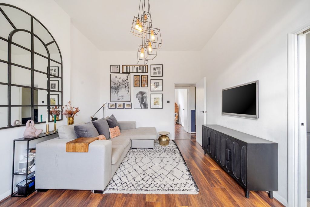 Property photo 1 of 12 Picture No. 23