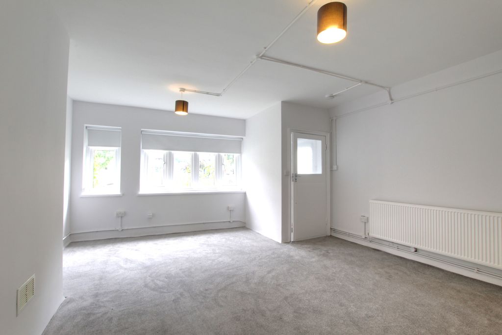 Property photo 3 of 9 3.Jpg