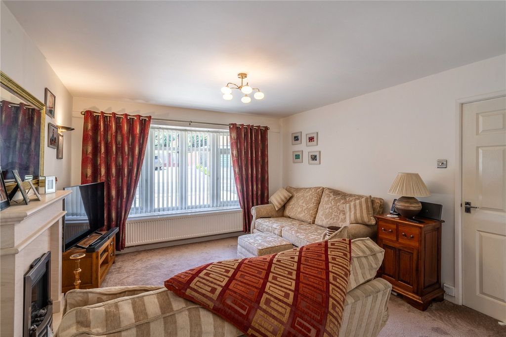Property photo 2 of 34 Picture No. 71