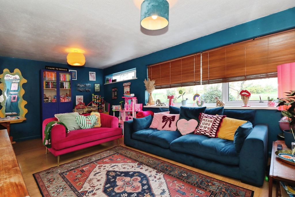Property photo 2 of 14 Pbox-Img.Jpg
