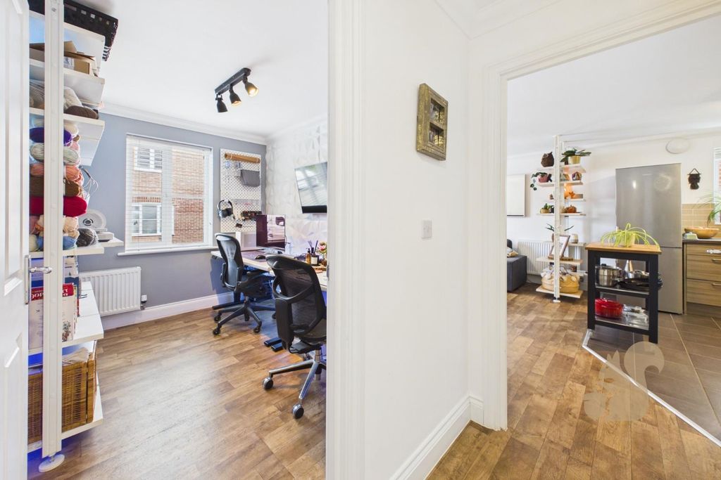 Property photo 2 of 16