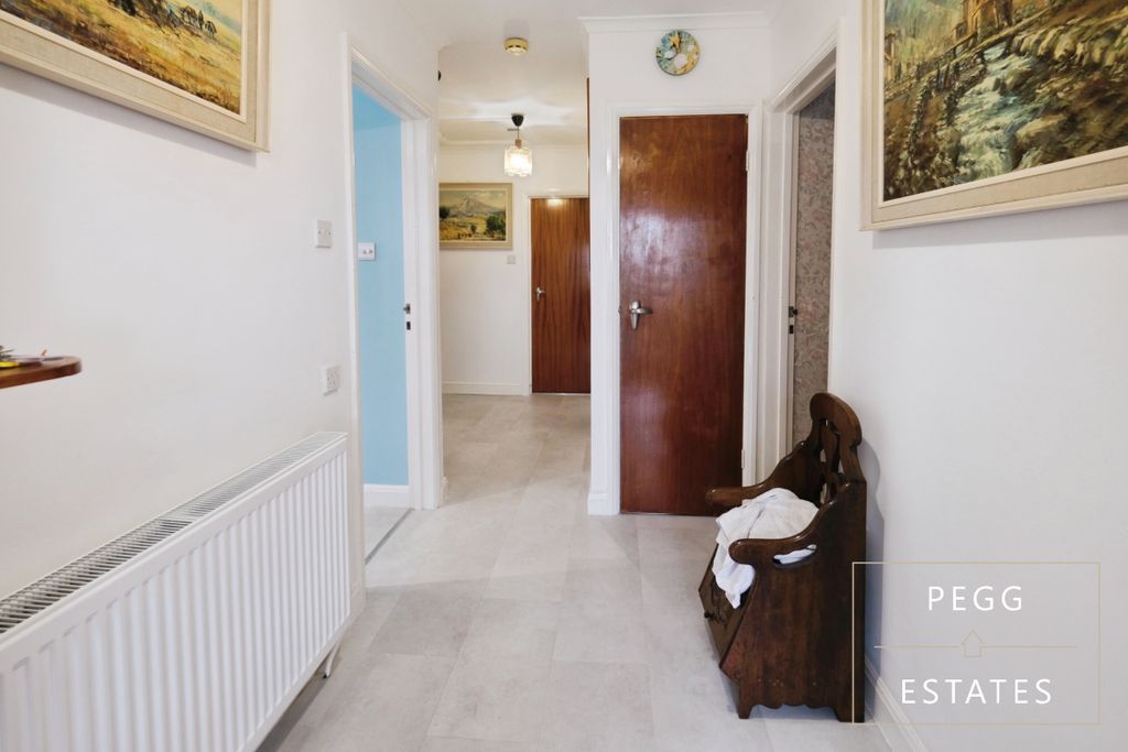 Property photo 2 of 34