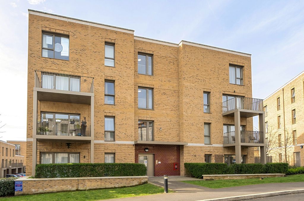 Property photo 3 of 15 1433053-11-69Bd1B...