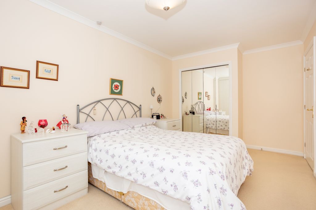 Property photo 3 of 16 Bedroom