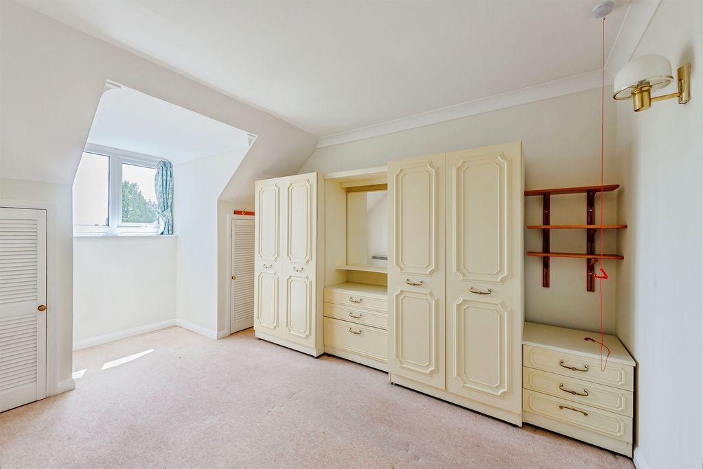 Additional image 7 of 1 bed flat for salePortland Road, East Grinstead RH19