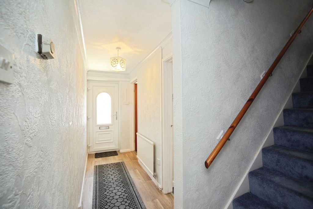 Property photo 2 of 16 Hallway