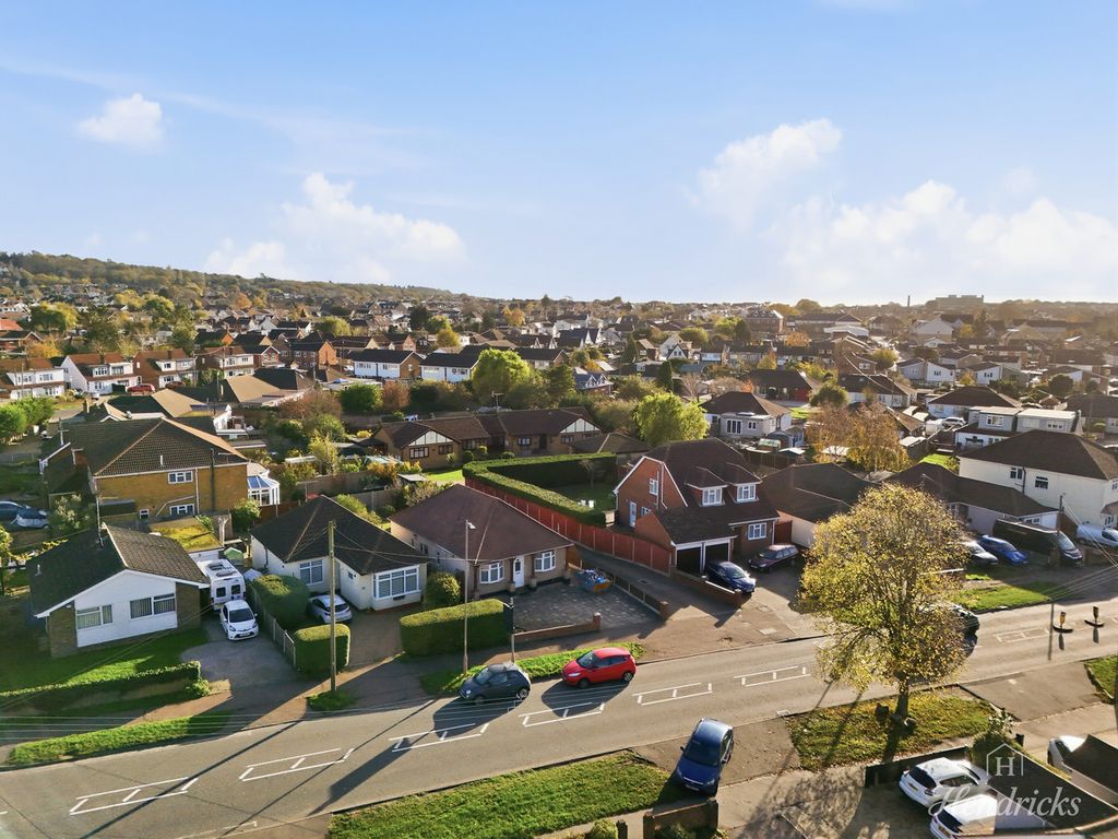 Property photo 3 of 29