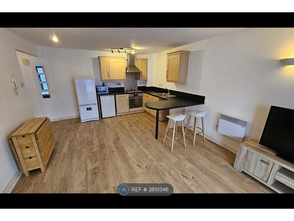 Property photo 2 of 10 Kitchen