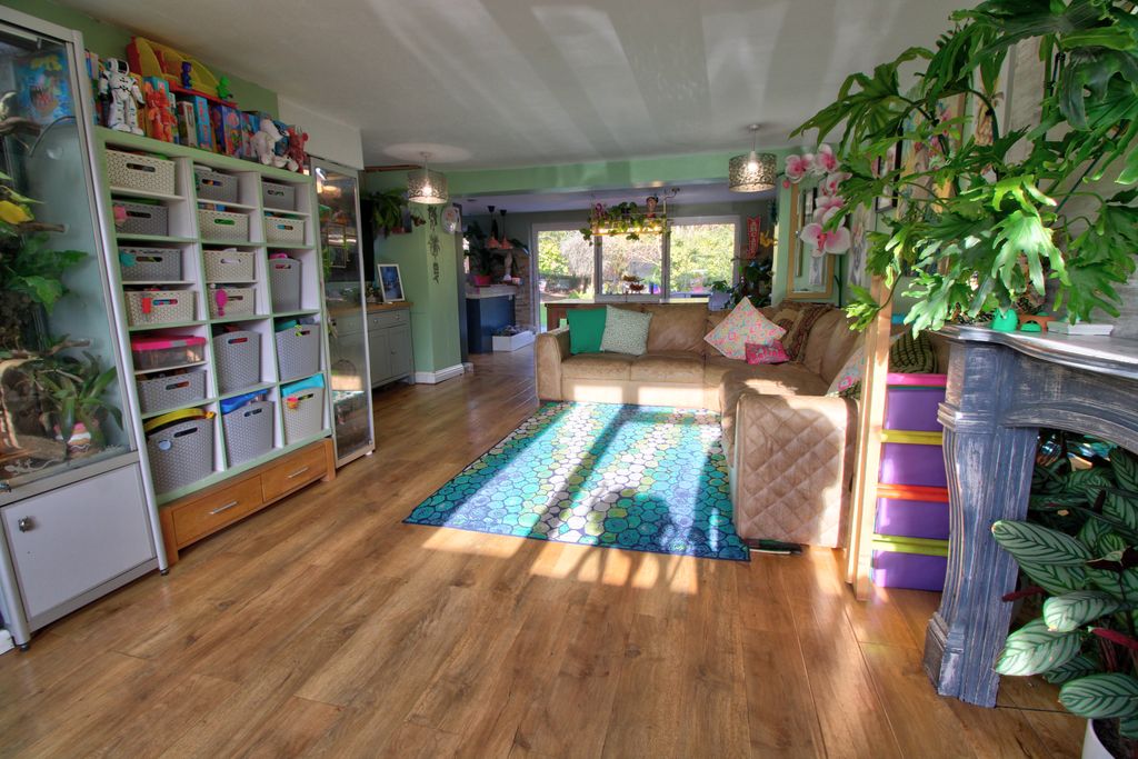 Property photo 3 of 17 Photo #3