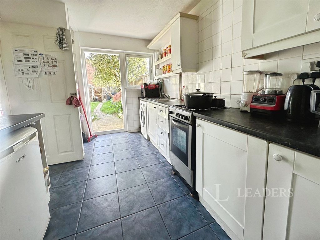 Property photo 2 of 12 Picture No. 18