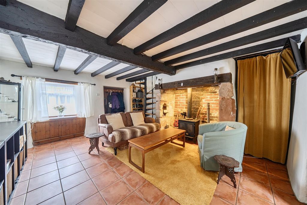 Property photo 3 of 18 Sitting Room