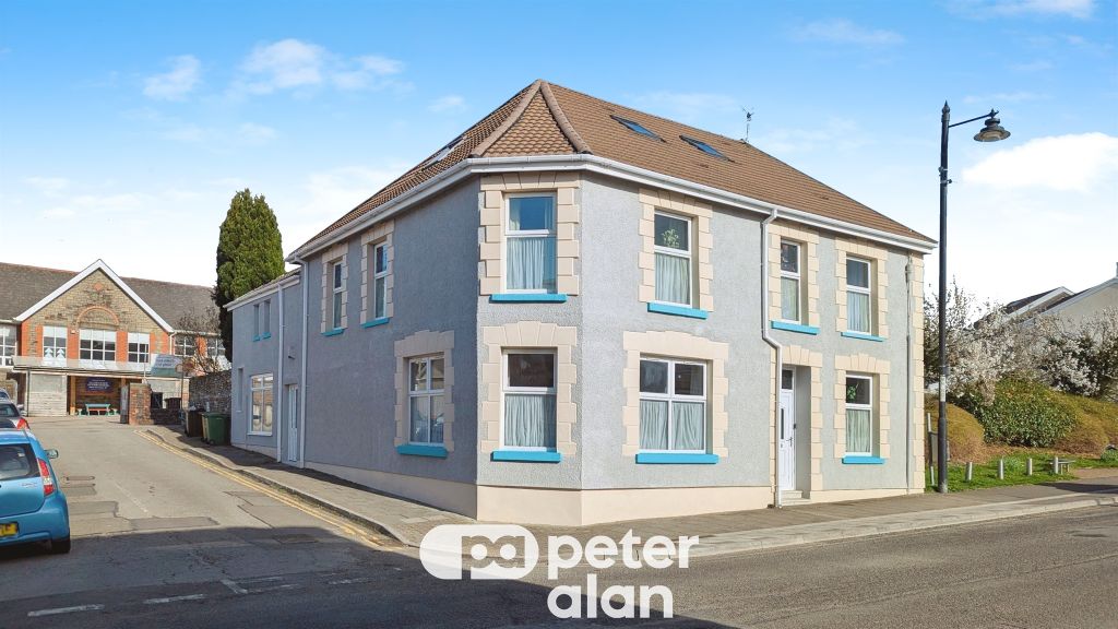 Property photo 2 of 27