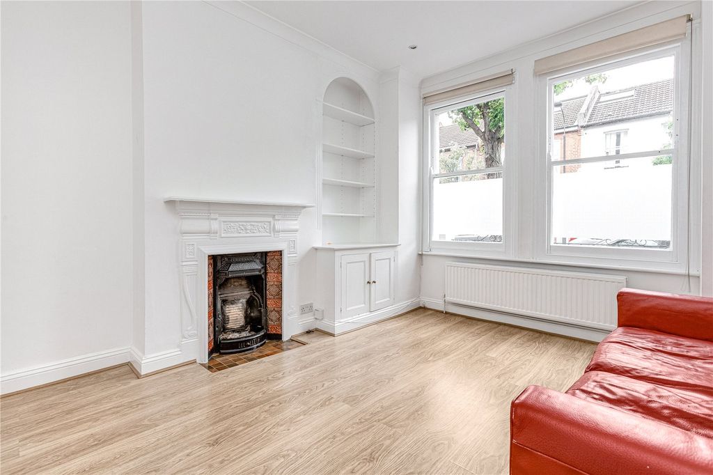 Property photo 2 of 8