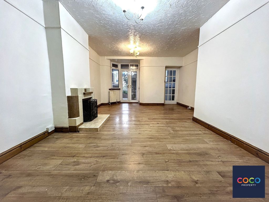 Property photo 2 of 13 Living Area/ Diner