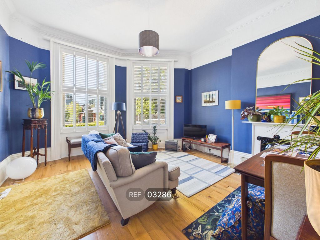 Property photo 3 of 17 Living Room