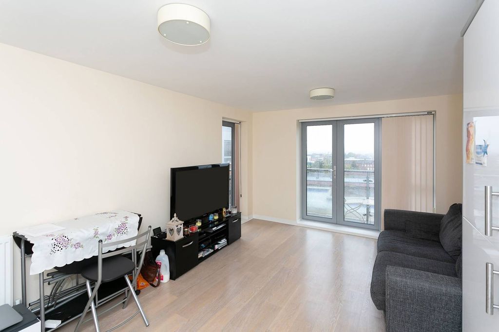 Property photo 2 of 9