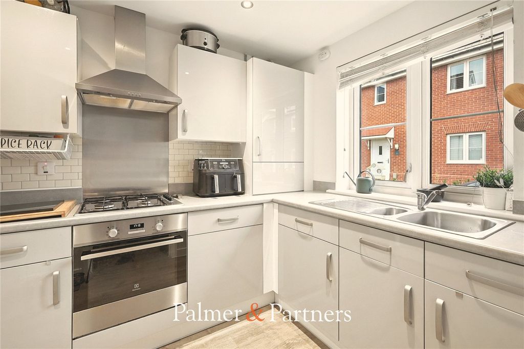Property photo 3 of 29 Picture No. 22