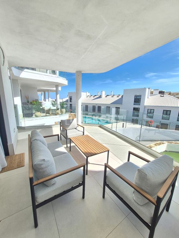 Property photo 1 of 32