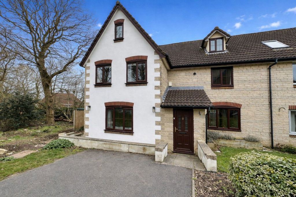 Property photo 1 of 42