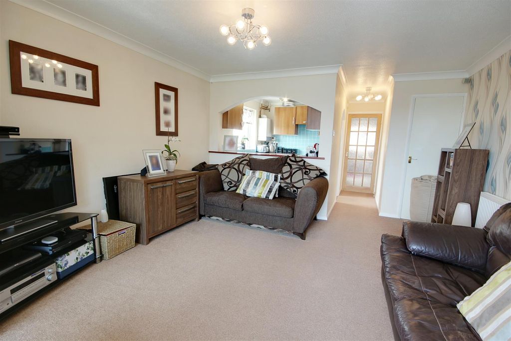 Property photo 2 of 11 Living Room.Jpg