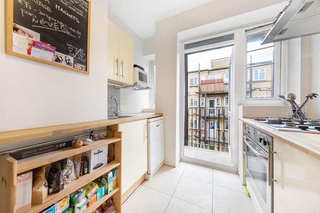 Property photo 2 of 15 07660_00334876.Jpg