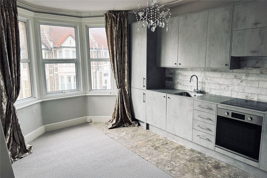 Property photo 1 of 15 Picture No. 10