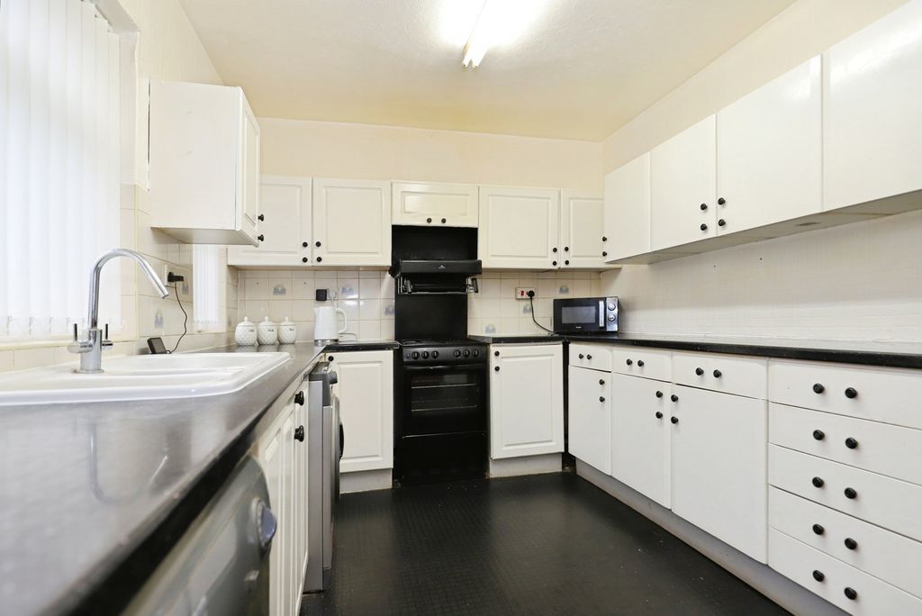 Property photo 2 of 17 Pbox-Img.Jpg