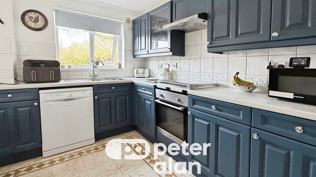 Property photo 3 of 27