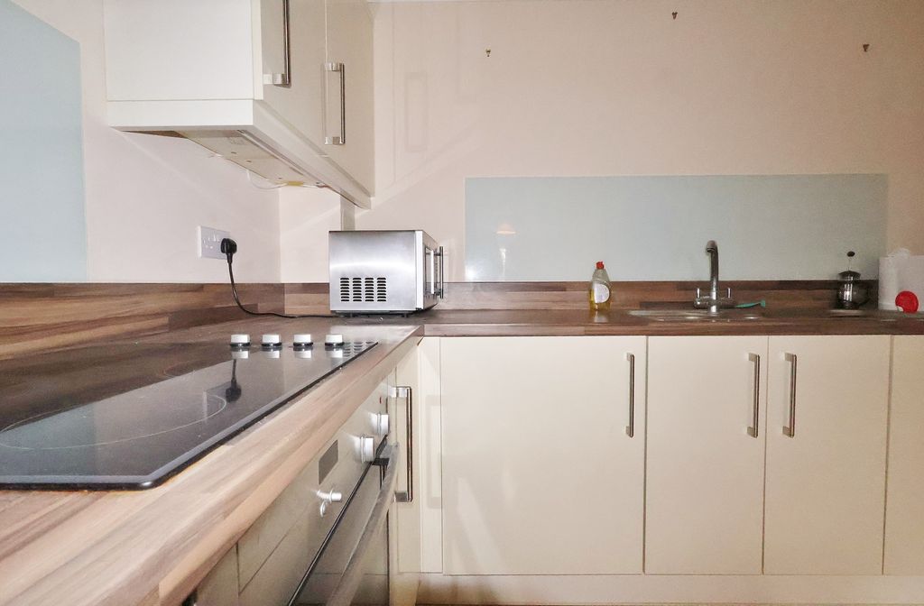 Property photo 3 of 36