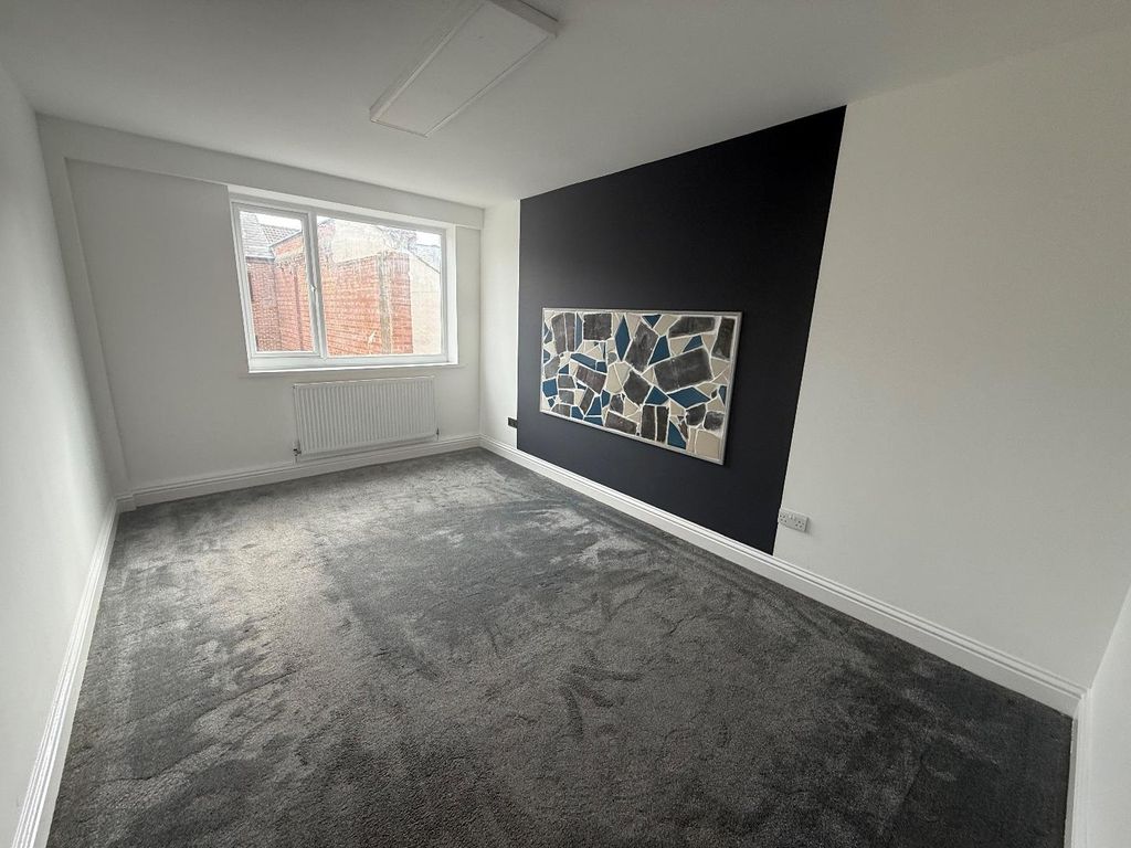 Property photo 1 of 8 Tempimagepg9Jzf.Jpg