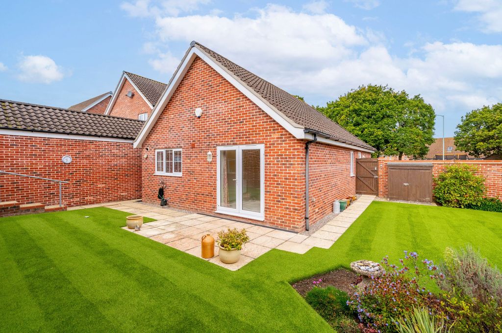 Property photo 2 of 18