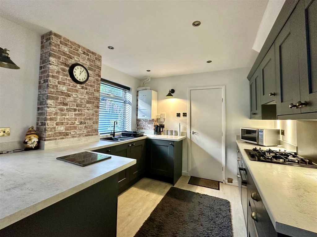 Property photo 3 of 22