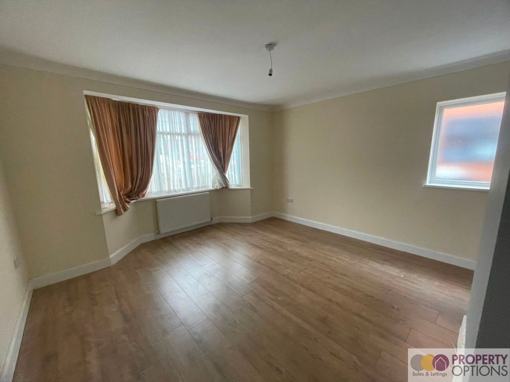 Property photo 3 of 12 Image 4
