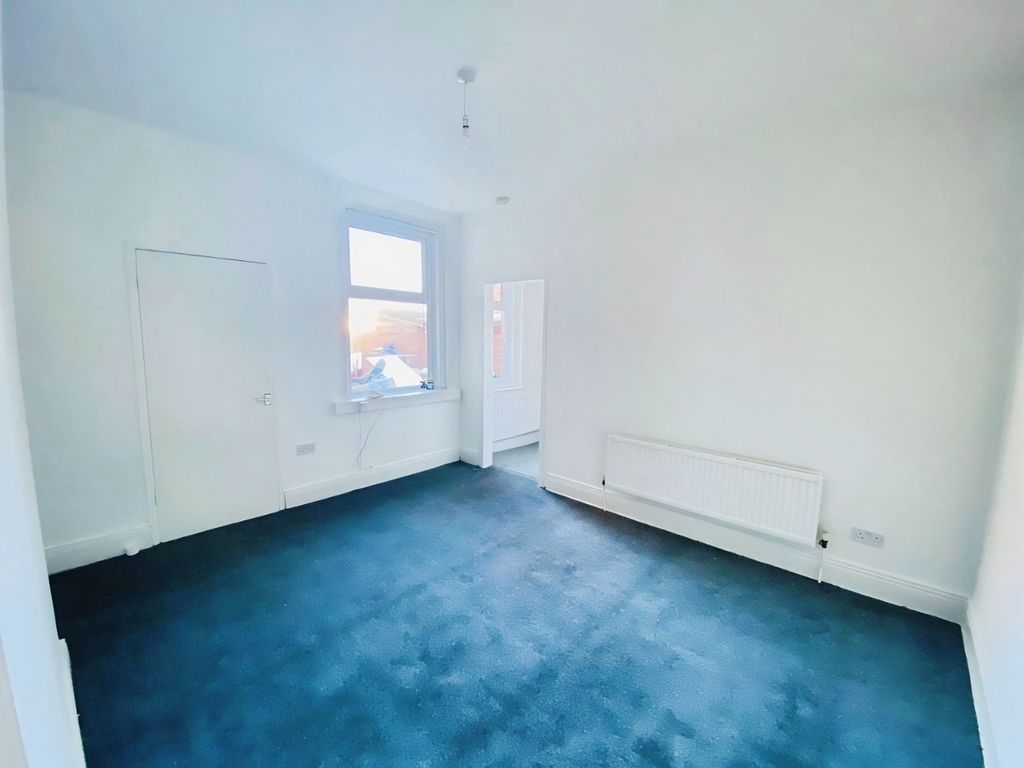 Property photo 3 of 16 5126492