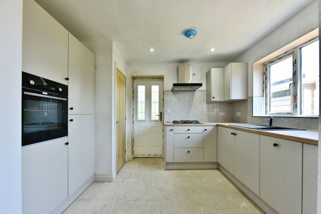 Property photo 2 of 15 Pbox-Img.Jpg