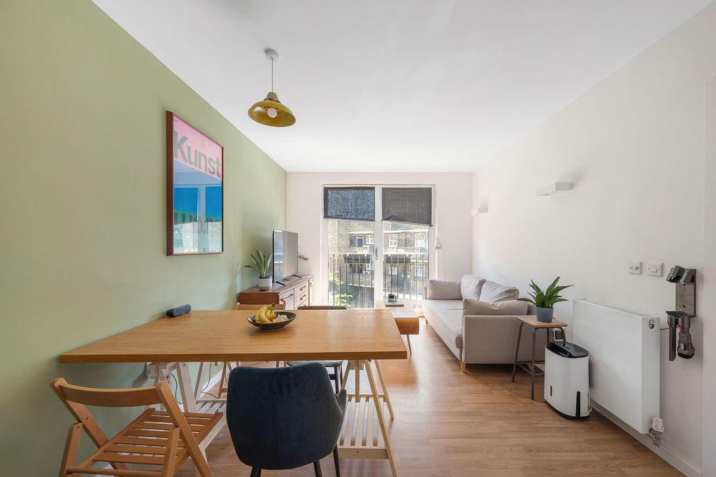 Property photo 2 of 18 Open Plan Living Room