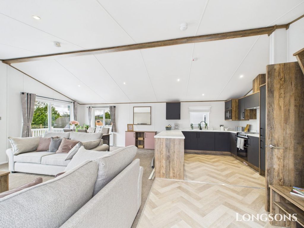 Property photo 3 of 22 Cam02173G0 Pr0276 Still086