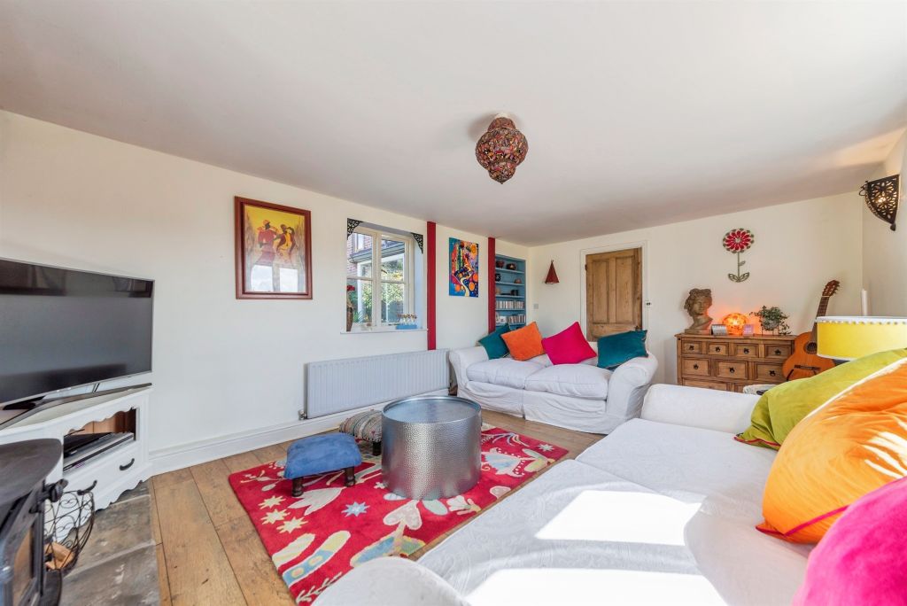 Property photo 2 of 33