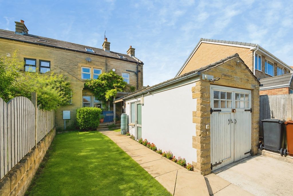 Property photo 1 of 22