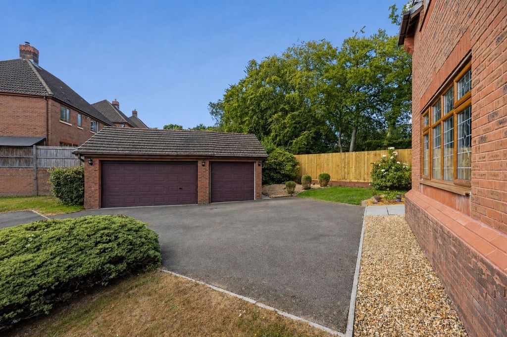 Property photo 3 of 56