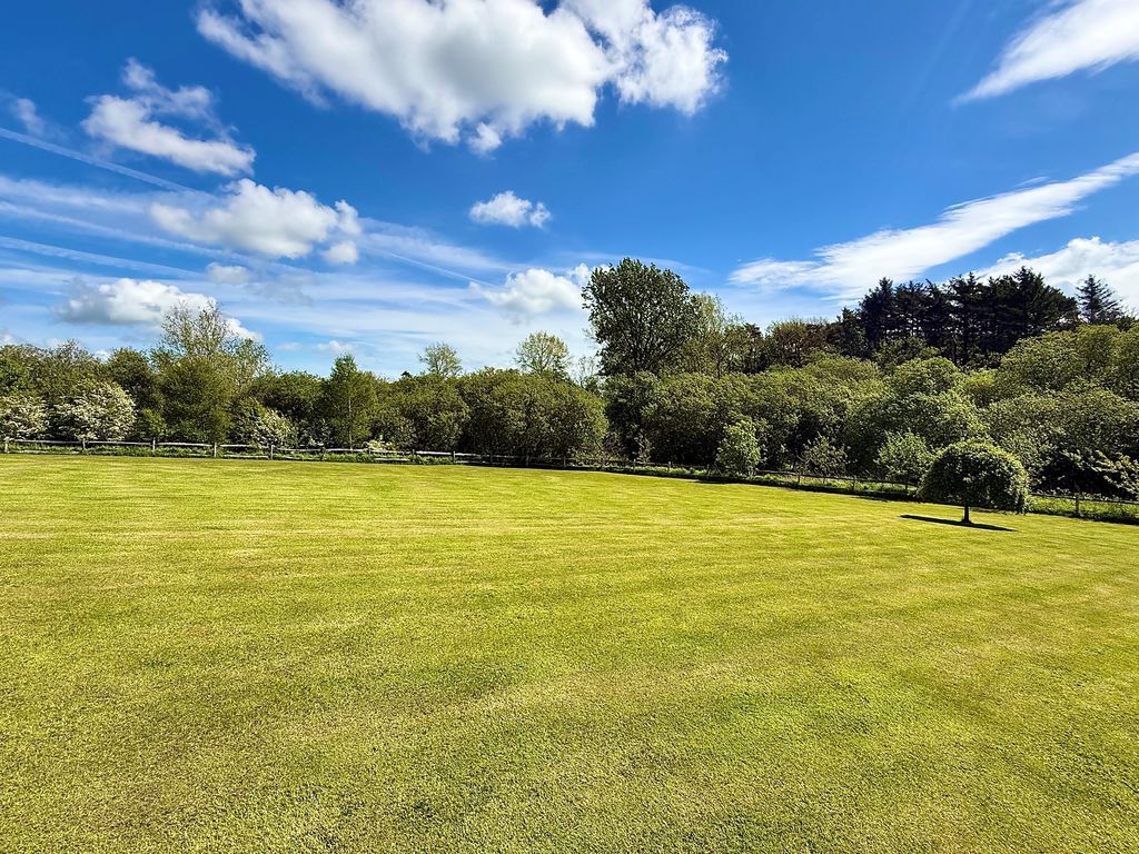 Property photo 3 of 37 Photo 30