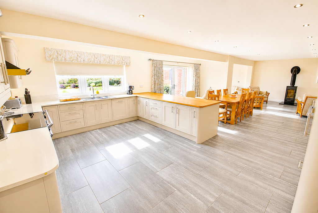 Property photo 2 of 36 2