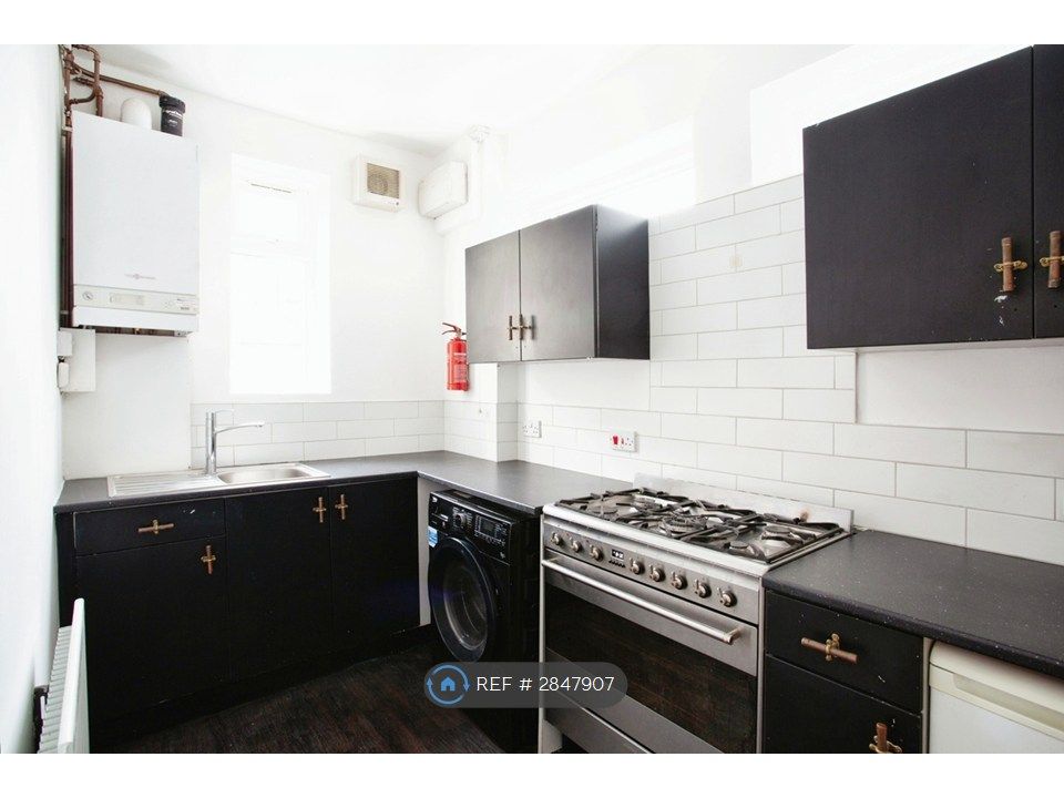 Property photo 2 of 5 Kitchen