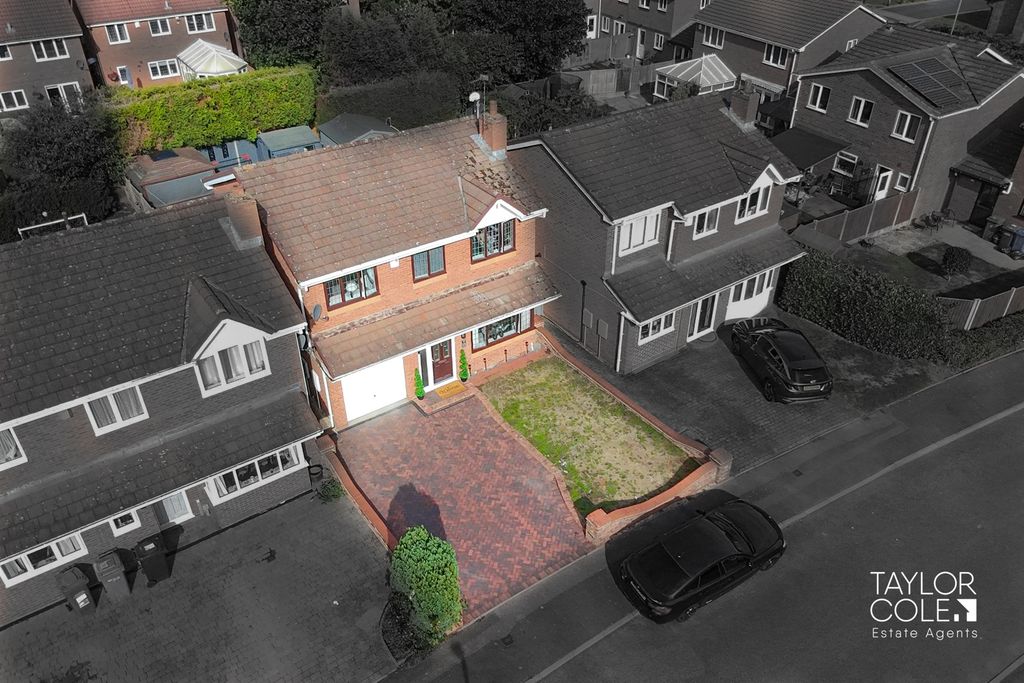 Property photo 2 of 32