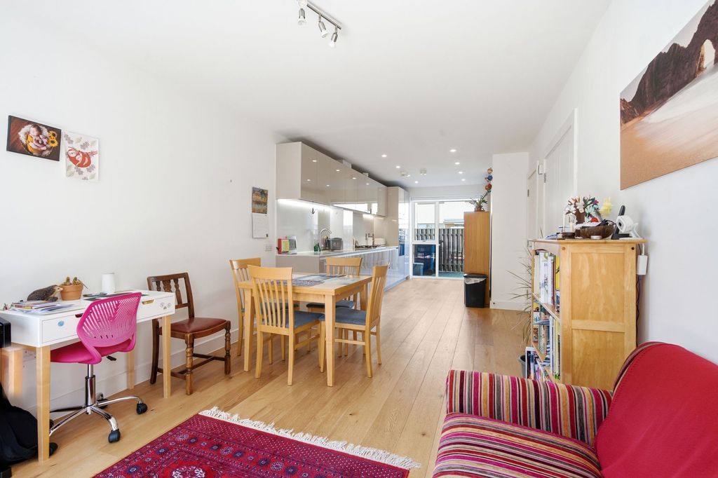 Property photo 2 of 26