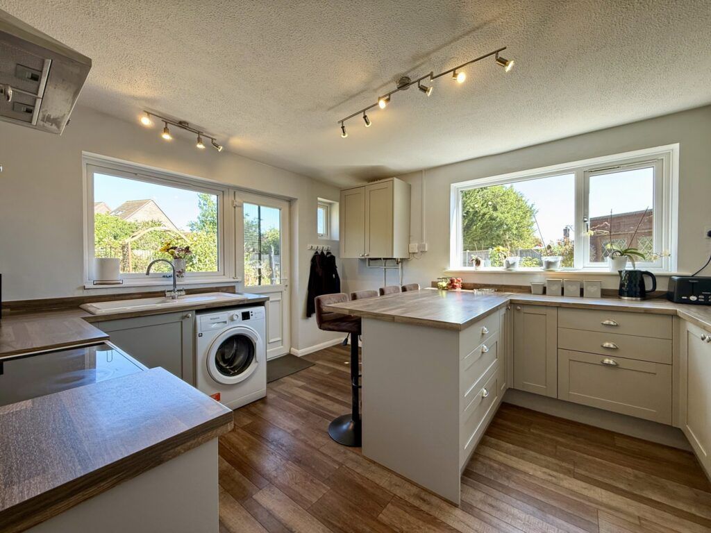 Property photo 3 of 41