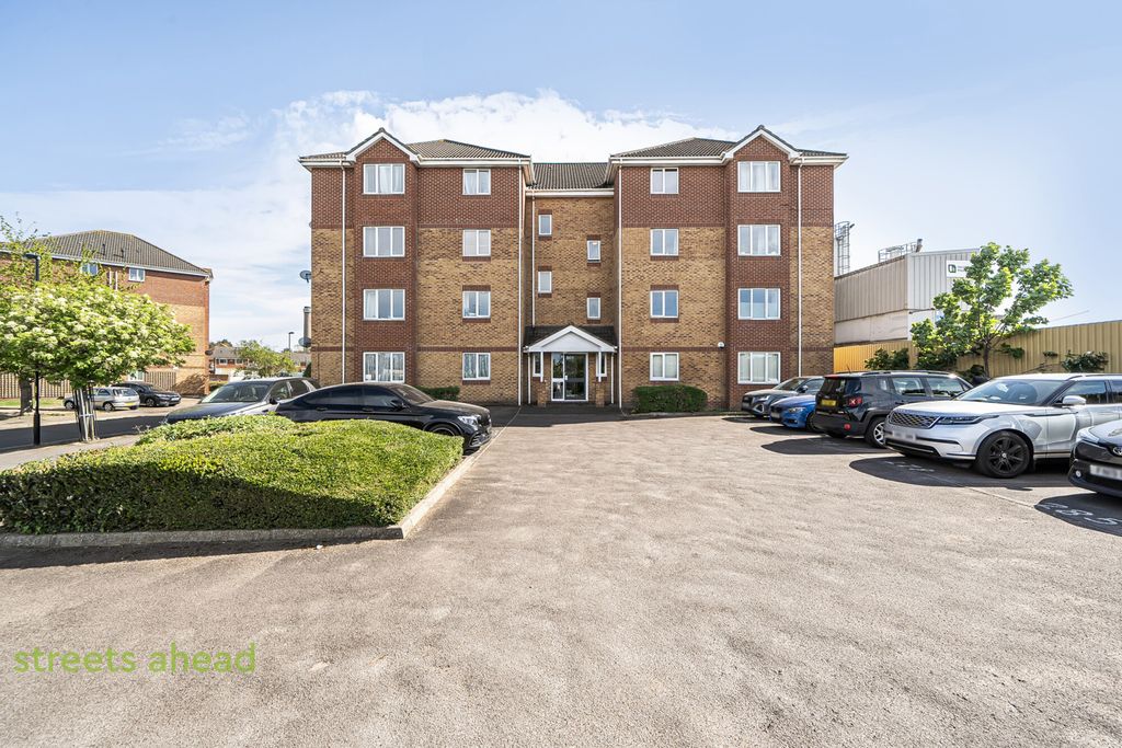 Property photo 1 of 16 8662Cf79-7Bc1-4cc...